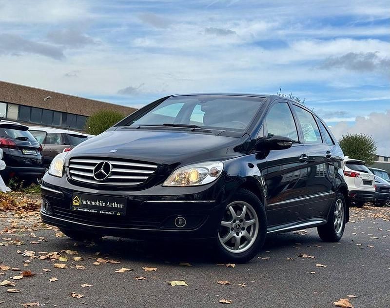 Schwarz Gebraucht 2006 Mercedes B170 Van / Kleinbus | 5.990 € (Fairer Preis) - Bild 1/4