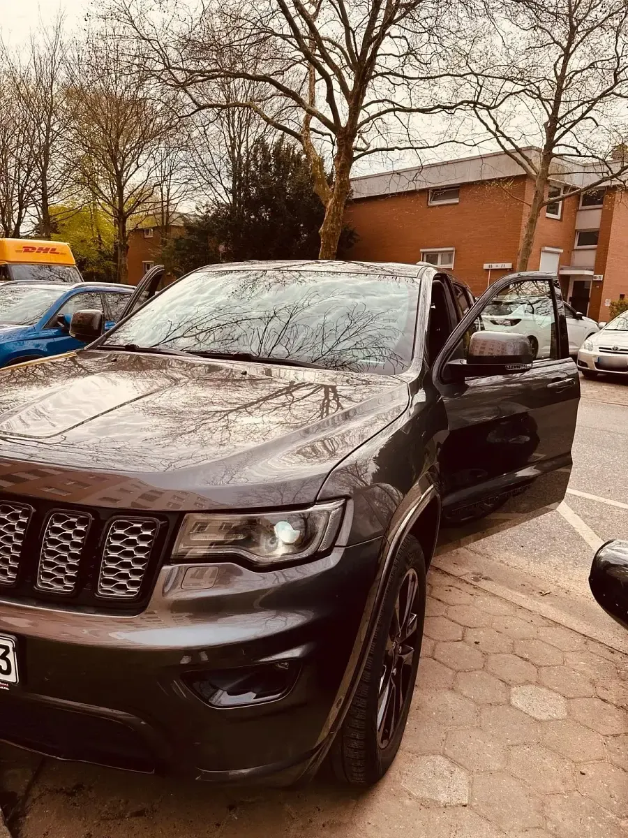 Gebraucht Jeep Grand Cherokee Overland 250 PS (183 kW) 2017 Grau SUV