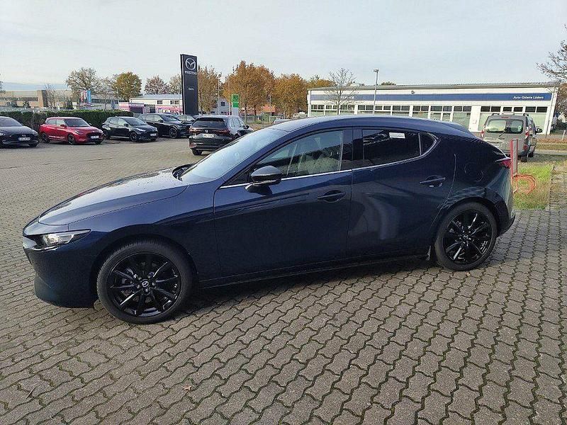 Blau Neu 2025 Mazda 3 Homura-Line Limousine | 25.890 € - Bild 1/4