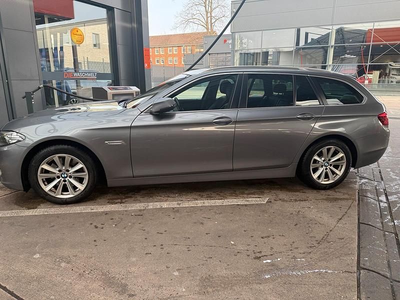 Gebraucht BMW 520 190 PS (139 kW) 2016 Silber Kombi