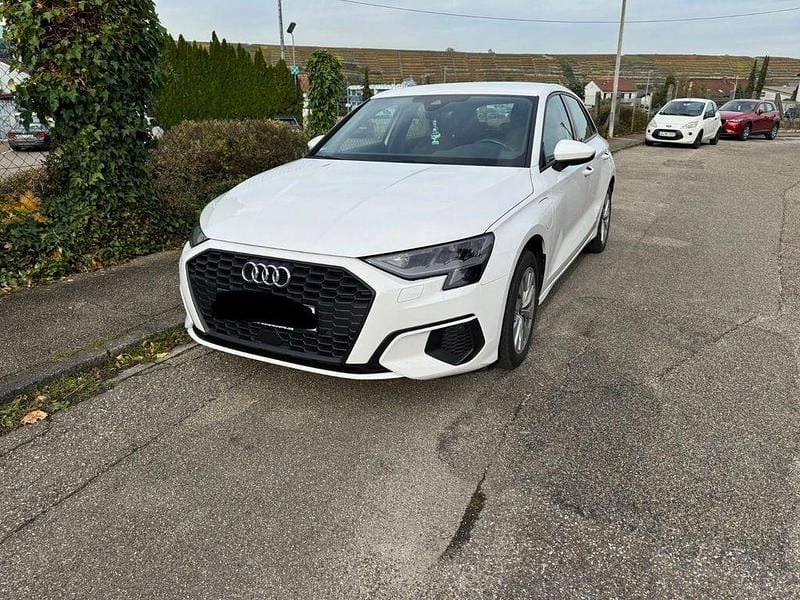 Weiß Gebraucht 2021 Audi A3 Limousine | 18.500 € (Superpreis) - Bild 1/4
