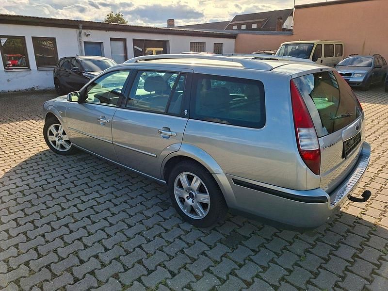 Grau Gebraucht 2004 Ford Mondeo Ghia Kombi | 1.500 € (Guter Preis) - Bild 1/4