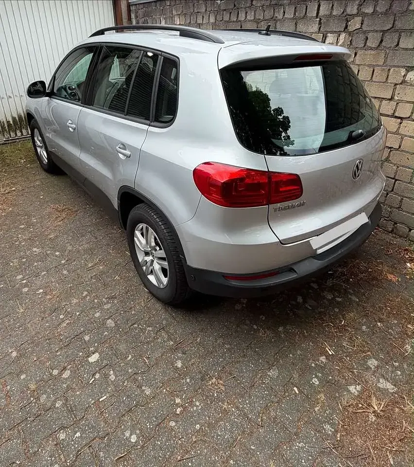 Gebraucht VW Tiguan Trendline 160 PS (117 kW) 2014 Grau SUV