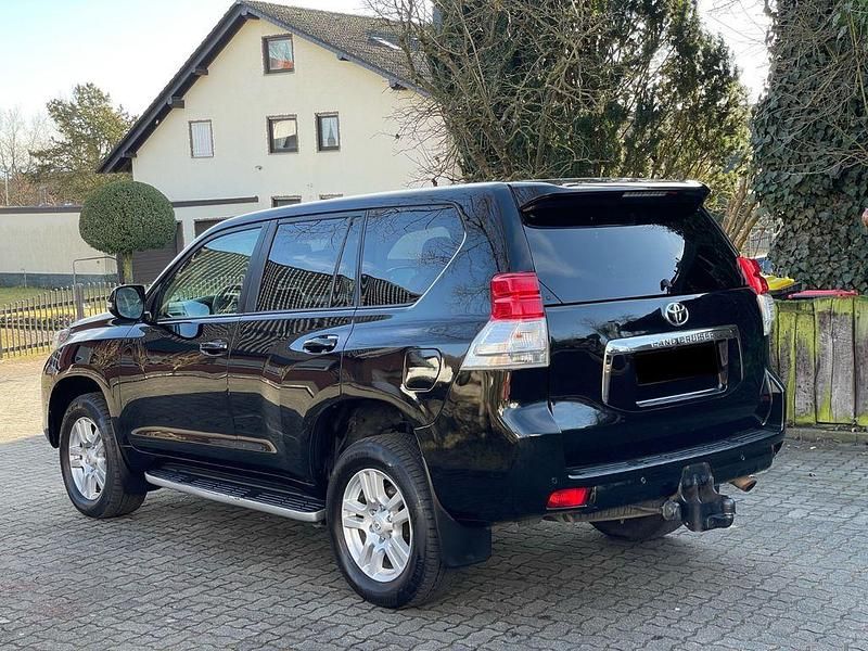 Gebraucht Toyota Land Cruiser Executive 190 PS (139 kW) 2012 Schwarz SUV
