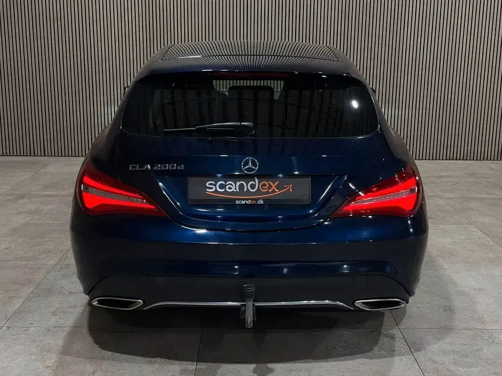 Gebraucht Mercedes CLA200 Shooting Brake 136 PS (100 kW) 2017 Blau Kombi