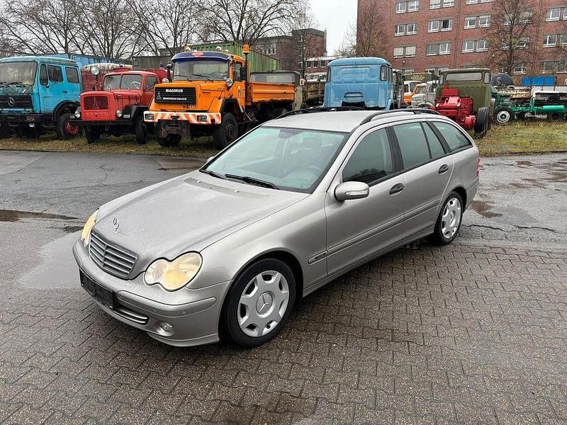 Silber Gebraucht 2005 Mercedes C180 Kombi | 4.900 € - Bild 1/4