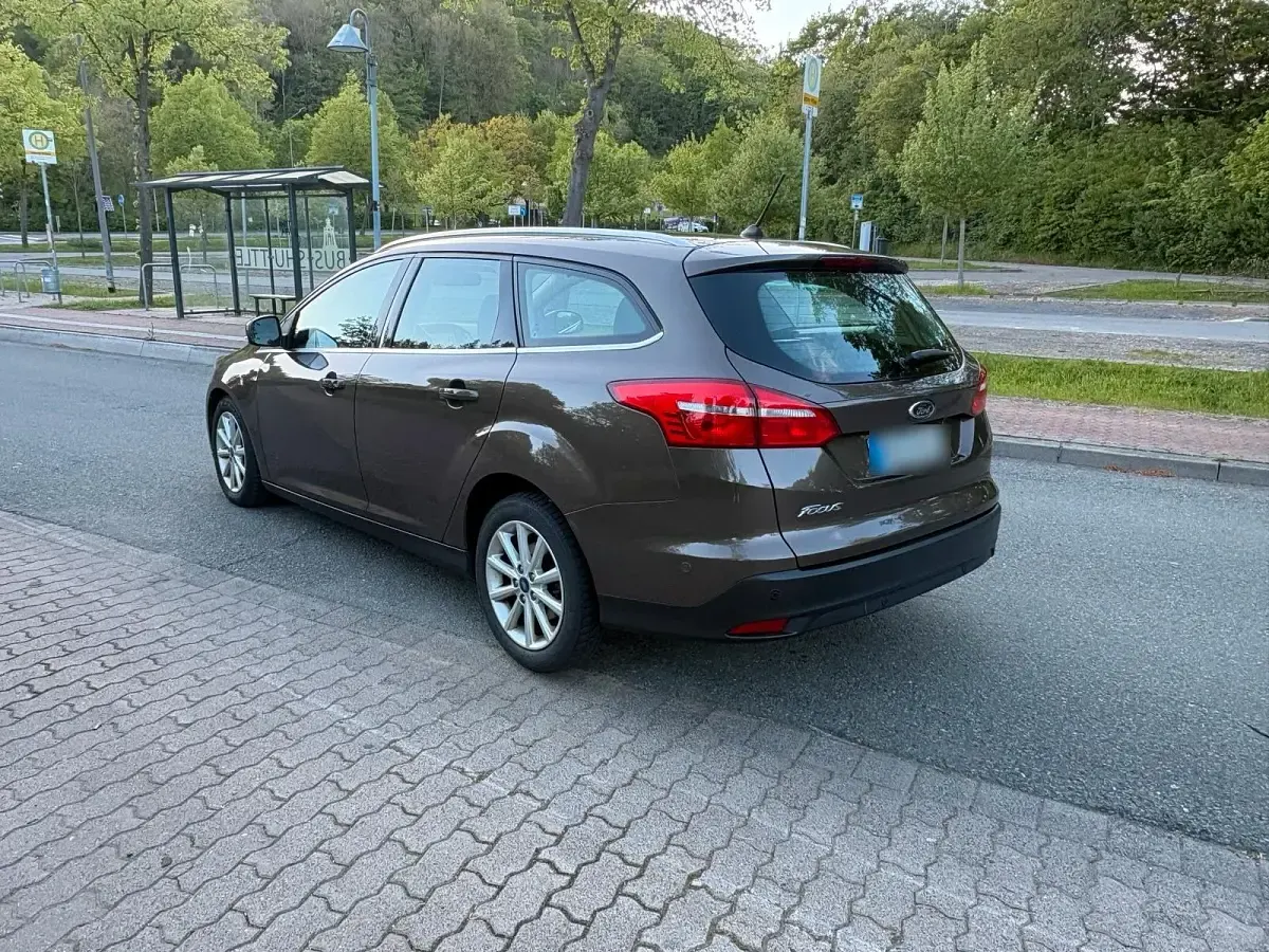 Używany Ford Focus Titanium 120 KM (88 kW) 2017 Brązowy Kombi