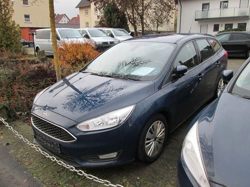 Gebraucht Ford Focus Trend 120 PS (88 kW) 2015 Blazerblau Kombi