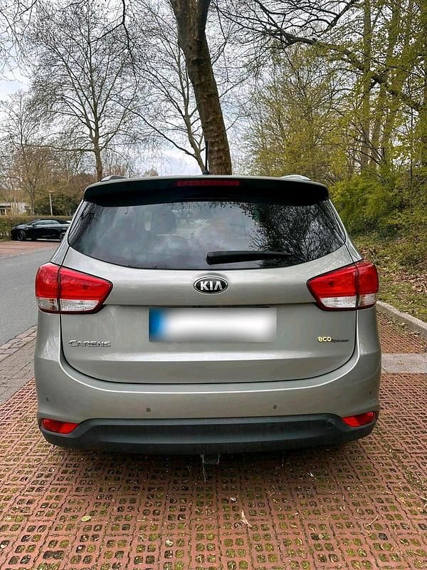 Gebraucht Kia Carens 135 PS (99 kW) 2013 Grau Van / Kleinbus
