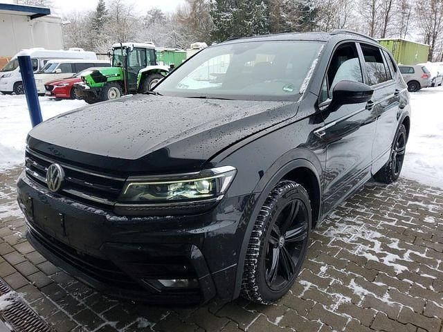 Gebraucht VW Tiguan Allspace Style 200 PS (147 kW) 2021 Deep black perleffekt (metallic) SUV