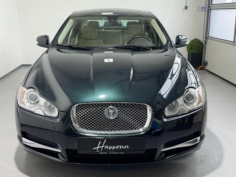Grün Gebraucht 2009 Jaguar XF Premium Luxury Limousine | 9.990 € (Etwas zu teuer) - Bild 1/4