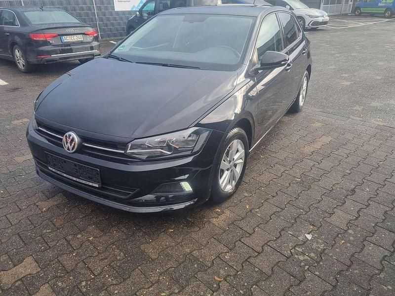Schwarz Gebraucht 2018 VW Polo Comfortline Limousine | 13.900 € (Teuer) - Bild 1/4