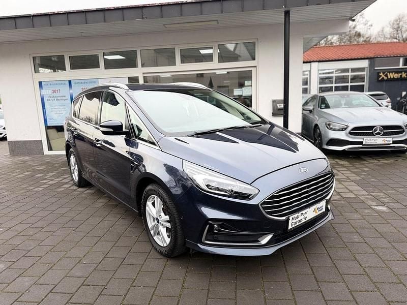 Gebraucht Ford S-MAX Titanium 150 PS (110 kW) 2022 Schwarz Van / Kleinbus