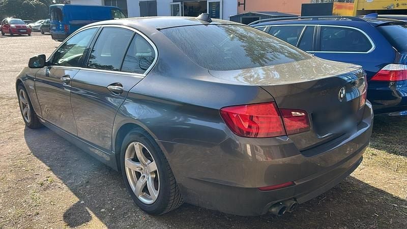Gebraucht BMW 525 204 PS (150 kW) 2010 Braun Limousine