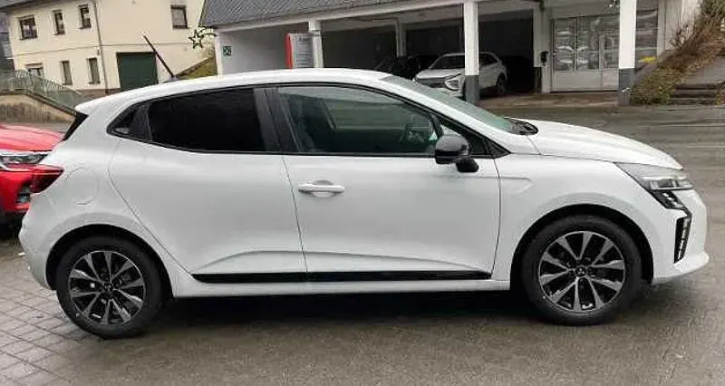 Neu Mitsubishi Colt Plus 91 PS (66 kW) 2025 Antarktisweiß Kleinwagen