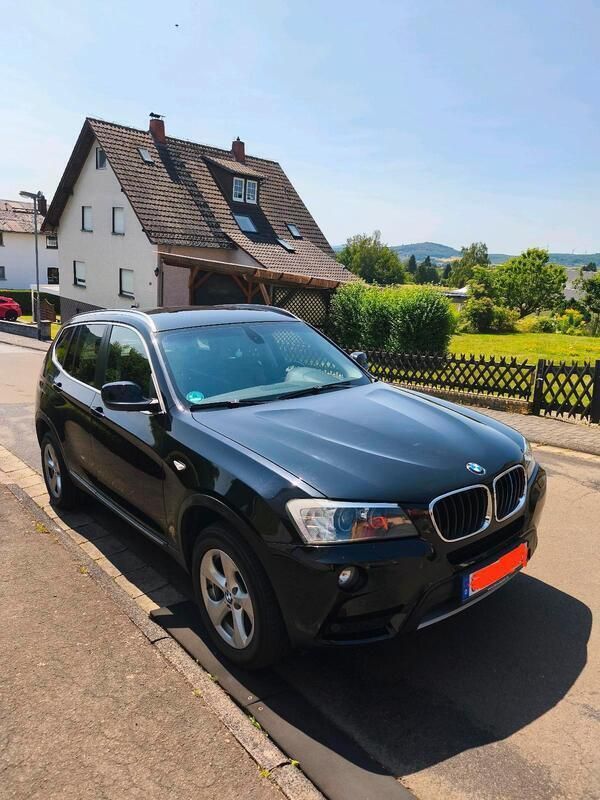 Schwarz Gebraucht 2011 BMW X3 xLine SUV | 11.500 € (Fairer Preis) - Bild 1/4
