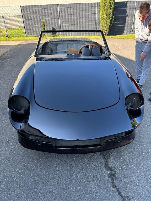 Schwarz Gebraucht 1983 Alfa Romeo Spider Cabrio | 14.999 € - Bild 1/4