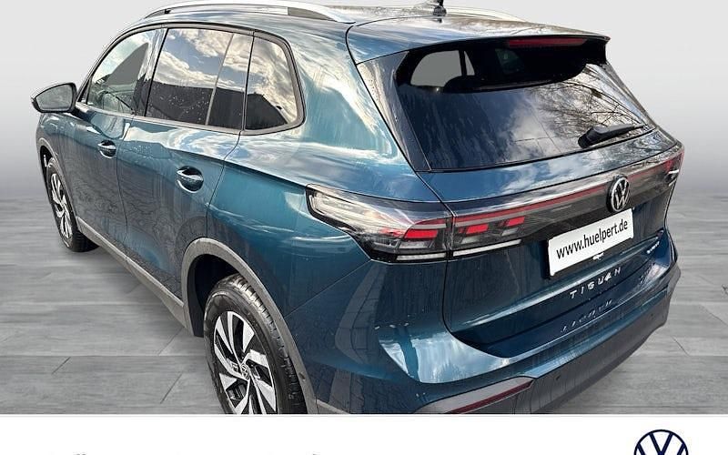 Neu VW Tiguan Life 204 PS (150 kW) 2026 Nightshade blue metallic SUV