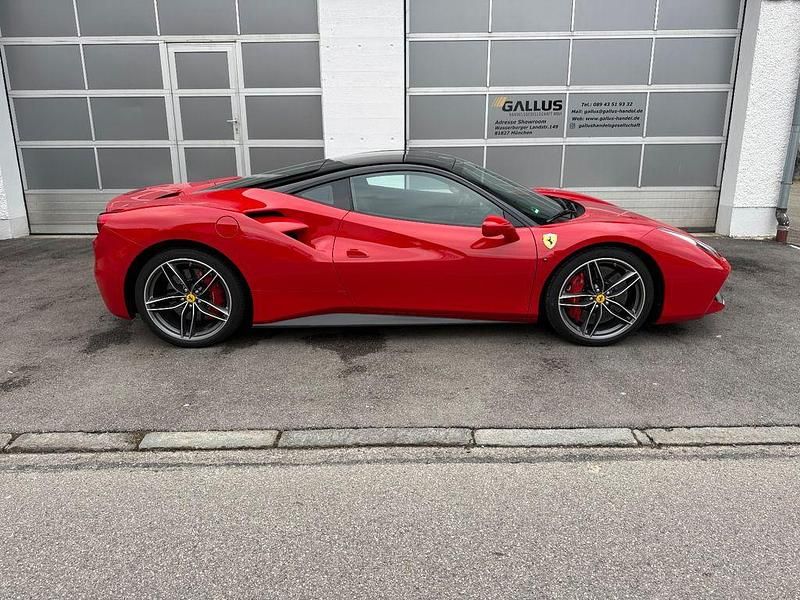 Gebraucht Ferrari 488 670 PS (492 kW) 2015 Rot Coupé