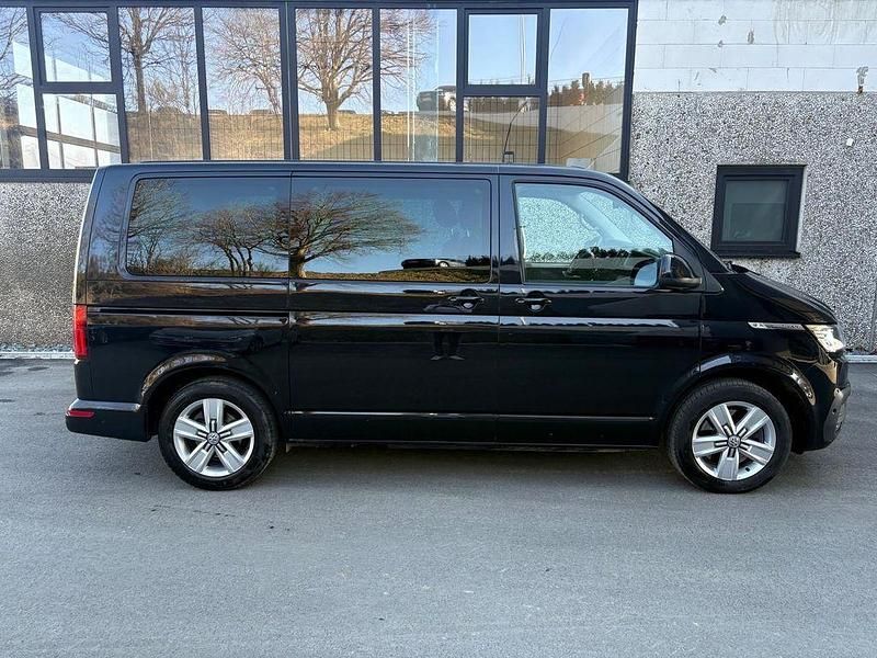 Second-hand VW Multivan 199 CP (146 kW) 2020 Negru Monovolum