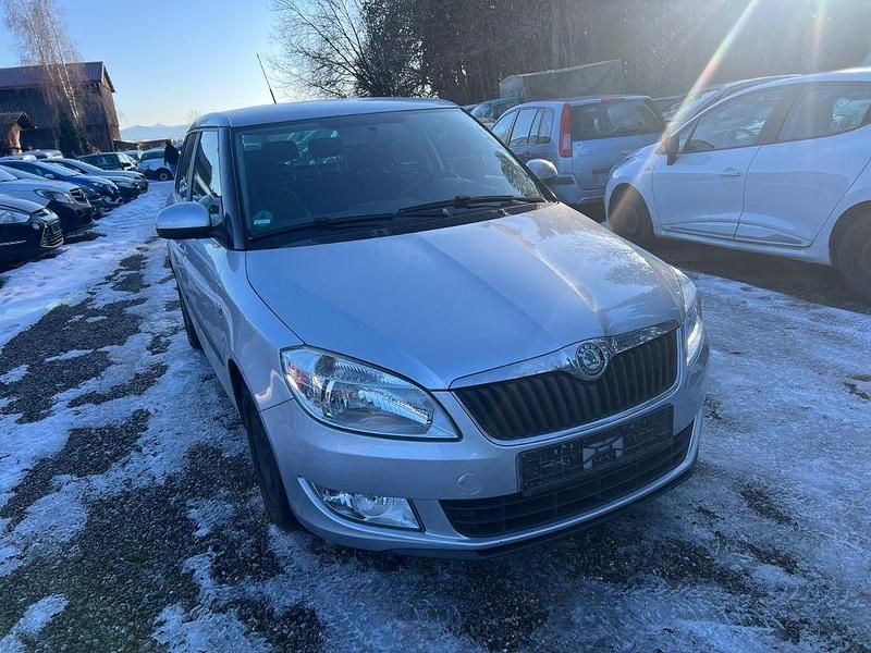 Silber Gebraucht 2010 Skoda Fabia Ambiente Limousine | 1.600 € (Superpreis) - Bild 1/4