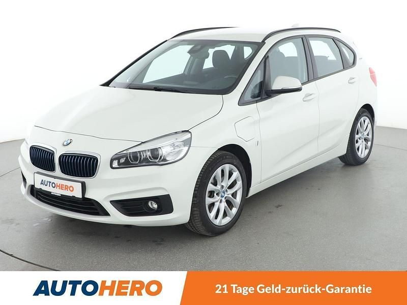 Weiß Gebraucht 2017 BMW 225 Active Tourer Advantage Van / Kleinbus | 14.890 € (Fairer Preis) - Bild 1/3