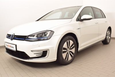 Weiß metallic Gebraucht 2016 VW Golf VII GTE Limousine | 23.987 € (Teuer) - Bild 1/4