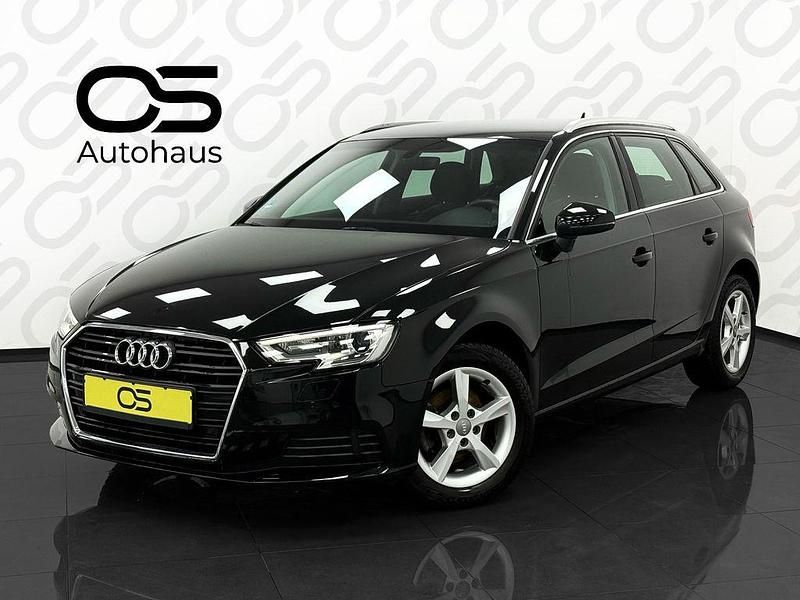 Schwarz Gebraucht 2018 Audi A3 Comfort Limousine | 16.950 € (Superpreis) - Bild 1/4