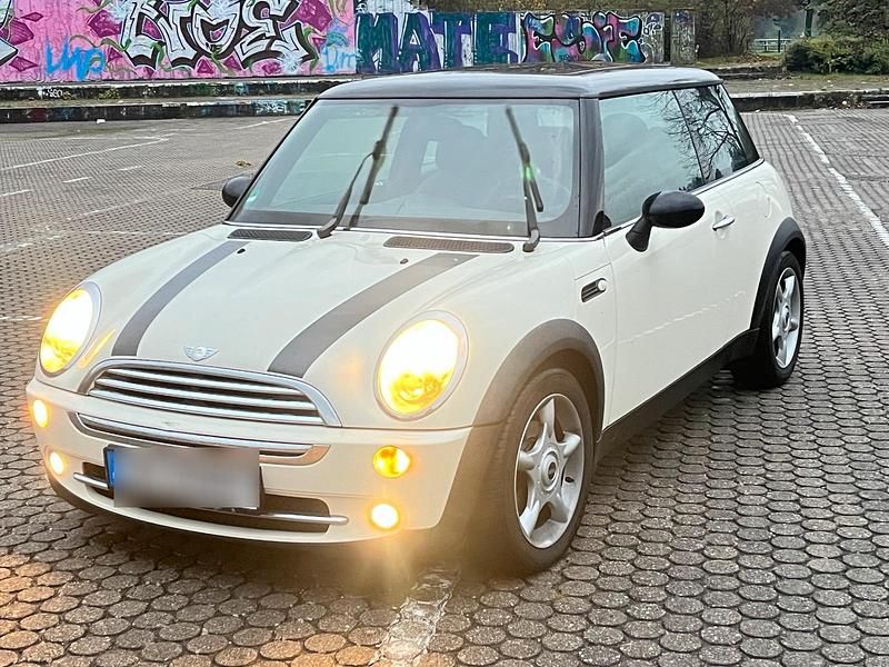 Weiß Gebraucht 2005 Mini Cooper Coupé Coupé | 3.550 € (Etwas zu teuer) - Bild 1/4
