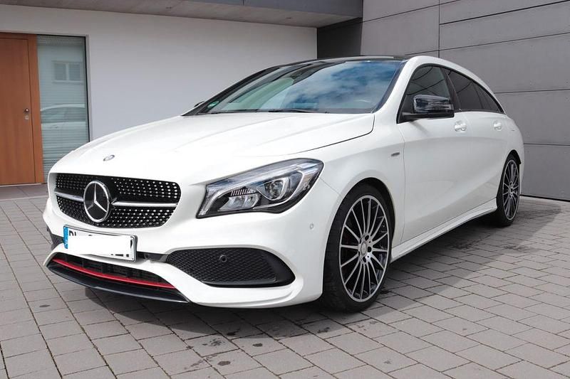 Weiß Gebraucht 2017 Mercedes CLA250 Shooting Brake AMG Kombi | 21.900 € (Fairer Preis) - Bild 1/4