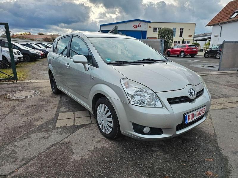 Silber Gebraucht 2008 Toyota Corolla Verso Sol Van / Kleinbus | 3.499 € (Guter Preis) - Bild 1/4