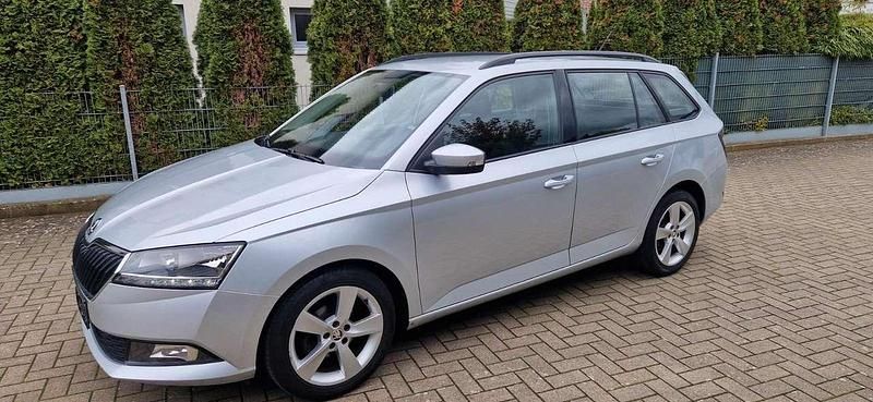 Gebraucht Skoda Fabia Active 95 PS (69 kW) 2019 Silber Kombi
