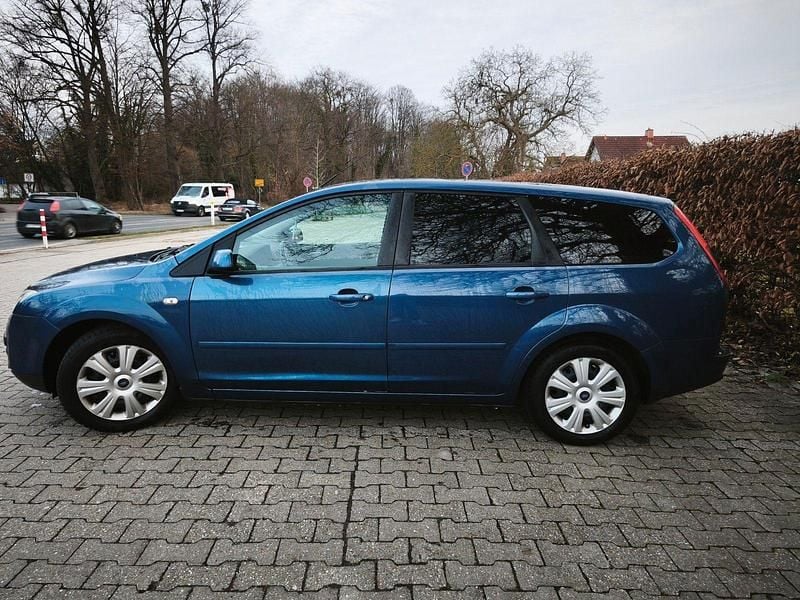 Gebraucht Ford Focus Style 101 PS (74 kW) 2008 Blau Kombi