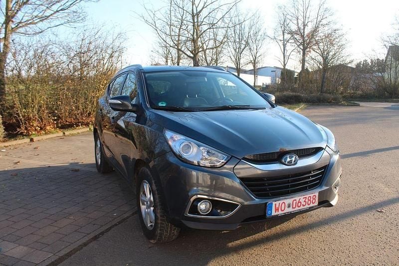 Grau Gebraucht 2011 Hyundai ix35 Style SUV | 4.500 € (Superpreis) - Bild 1/4