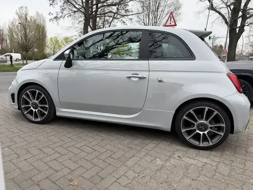 Używany Abarth 595 165 KM (121 kW) 2023 Szary Hatchback