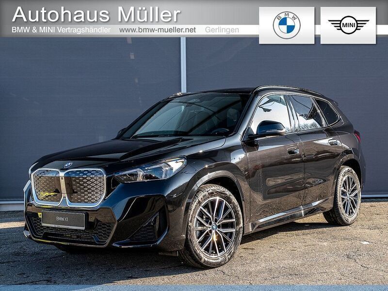 Schwarz Neu 2025 BMW iX1 M Sport SUV | 46.090 € (Guter Preis) - Bild 1/4
