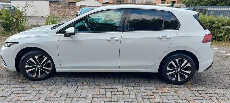 Weiß Gebraucht 2020 VW Golf VIII United Limousine | 15.600 € (Guter Preis) - Bild 1/4