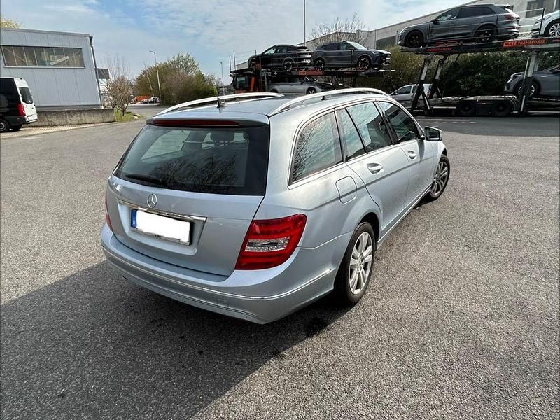 Gebraucht Mercedes C180 156 PS (114 kW) 2014 Silber Limousine