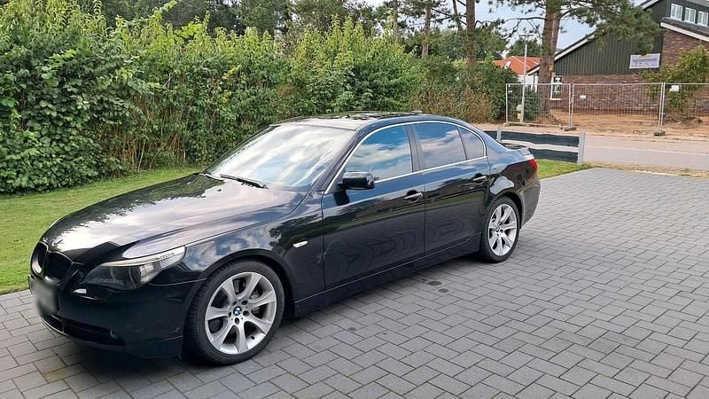 Gebraucht BMW 550 367 PS (269 kW) 2006 Schwarz Limousine