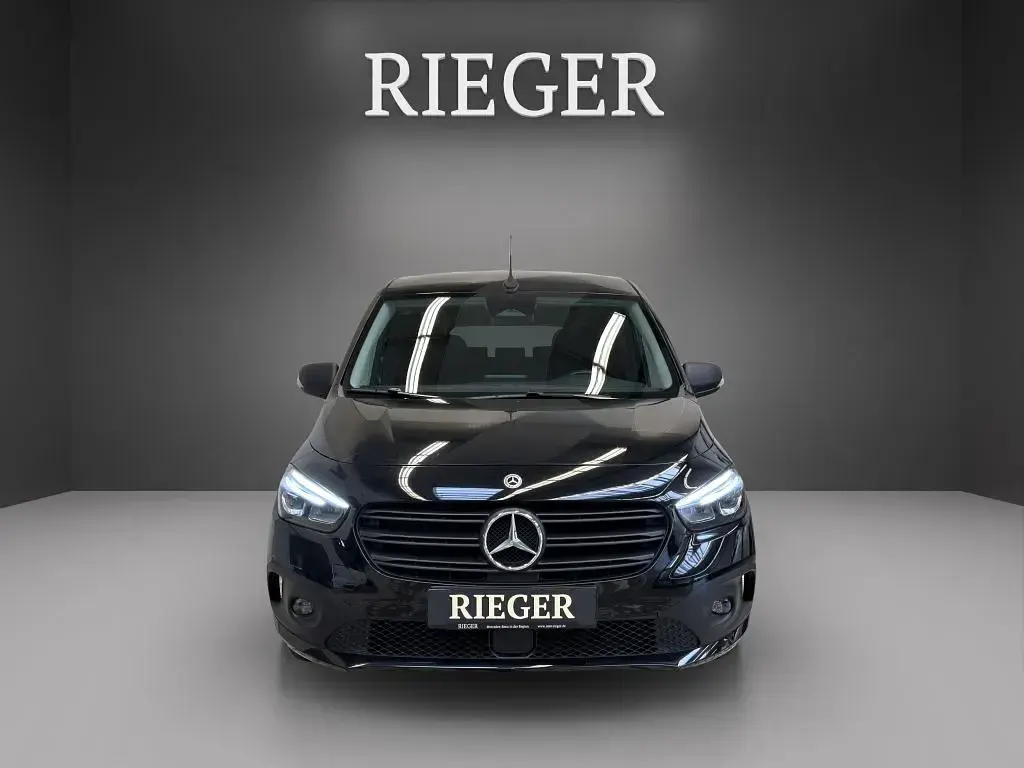 Gebraucht Mercedes Citan 113 Progressive 131 PS (96 kW) 2024 Loparitschwarz (metallic) Van