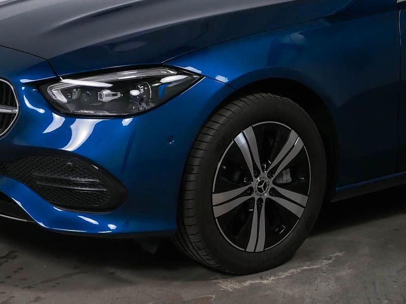 Gebraucht Mercedes C300e Avantgarde 204 PS (150 kW) 2024 Blau Kombi