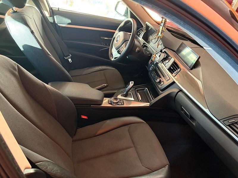 Second-hand BMW 330 2014 Maro Berlinǎ