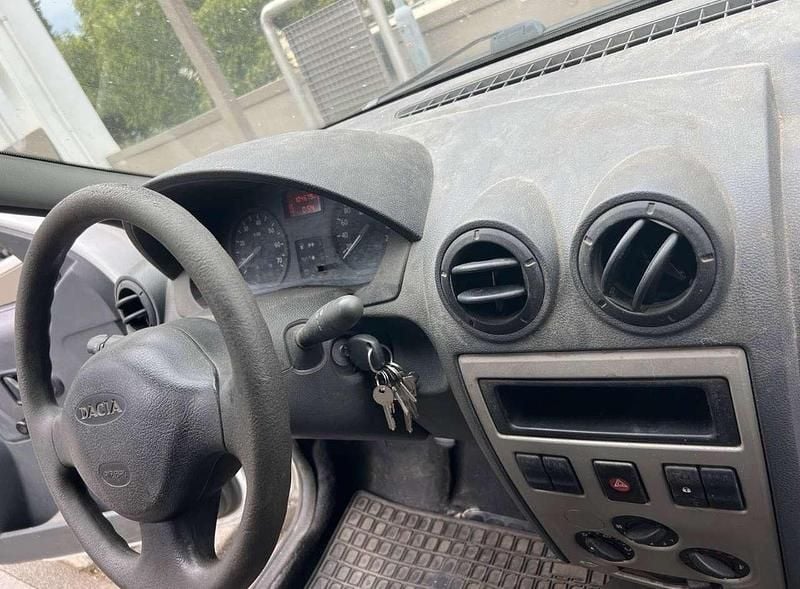 Second-hand Dacia Logan Ambiance 87 CP (63 kW) 2011 Van