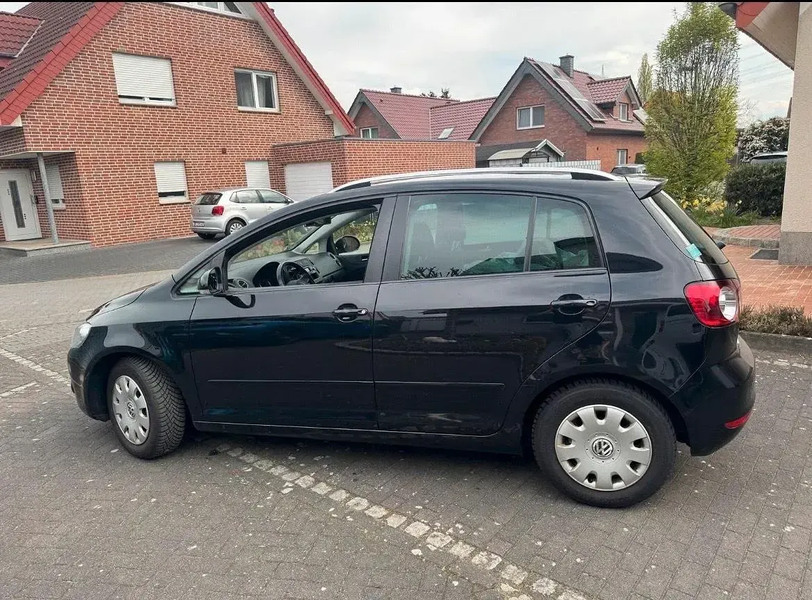 Używany VW Golf 122 KM (89 kW) 2011 Czarny Minivan