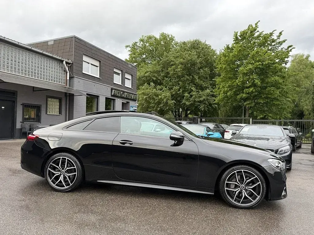 Second-hand Mercedes E220 AMG 194 CP (142 kW) 2020 Negru Coupe