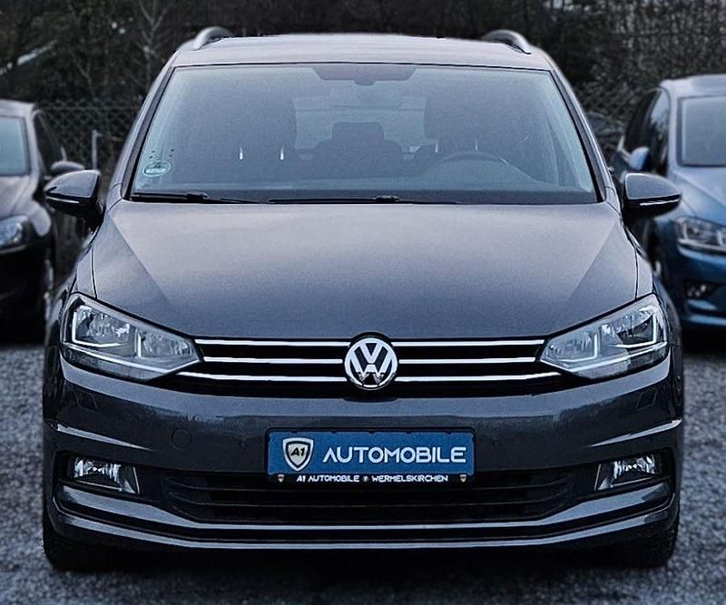 Gebraucht VW Touran Comfortline 116 PS (85 kW) 2017 Grau Van / Kleinbus