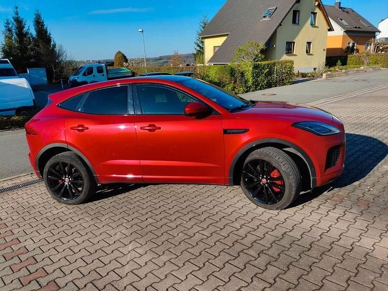 Second-hand Jaguar E-Pace R-Dynamic 250 CP (183 kW) 2019 Roșu SUV