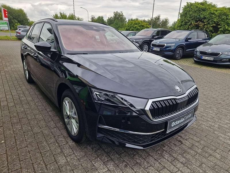 Blackmagic perleffekt Neu 2024 Skoda Octavia Selection Kombi | 37.990 € (Etwas zu teuer) - Bild 1/4