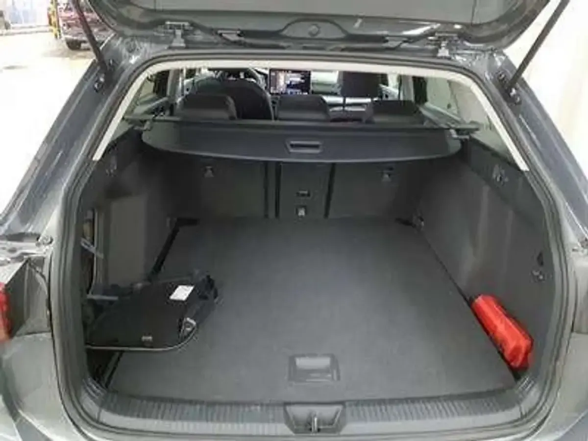 Gebraucht VW Golf VIII Goal 150 PS (110 kW) 2025 Grau Limousine