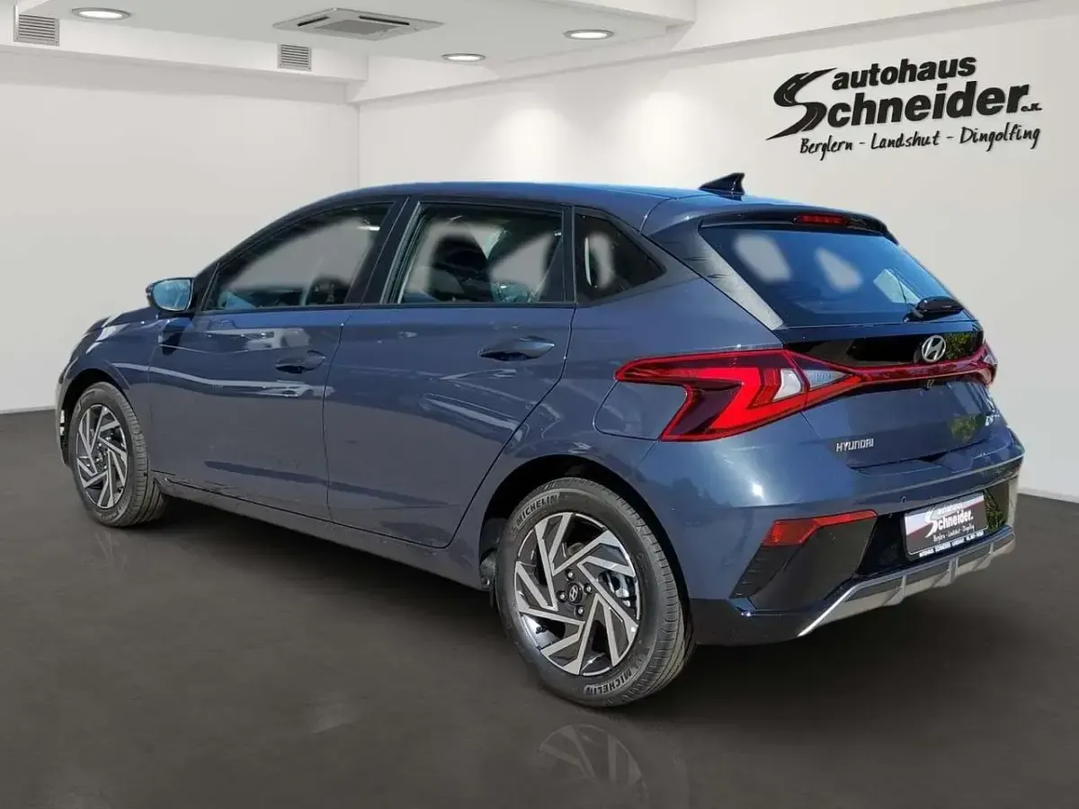 Neu Hyundai i20 Trend 101 PS (74 kW) 2025 Aurora grey metallic Kleinwagen